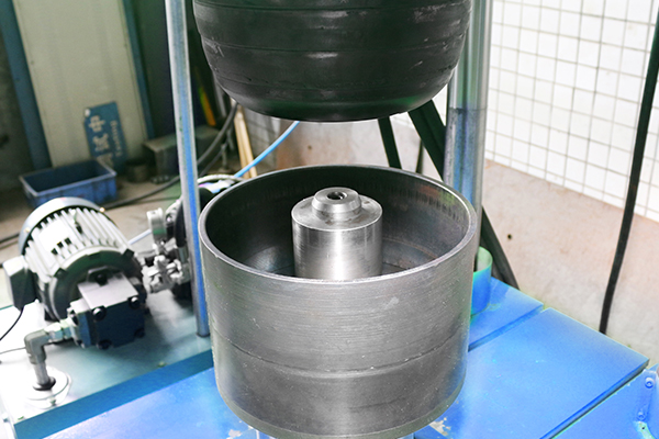 Mesin pengelasan titik otomatis untuk cincin dalam dengan distribusi kawat yang akurat 10