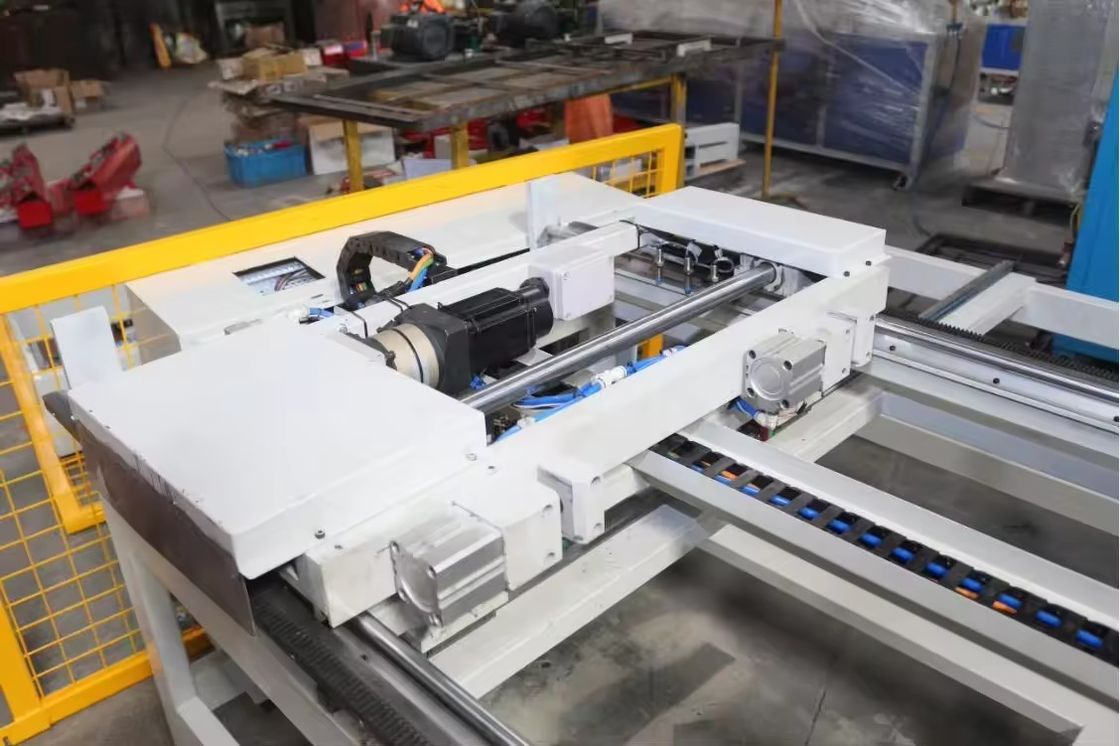 Tujuh 7Axis Cnc Spot Mesin Pengelasan Double Kepala Otomatis Lembar Logam Untuk Squat Rack