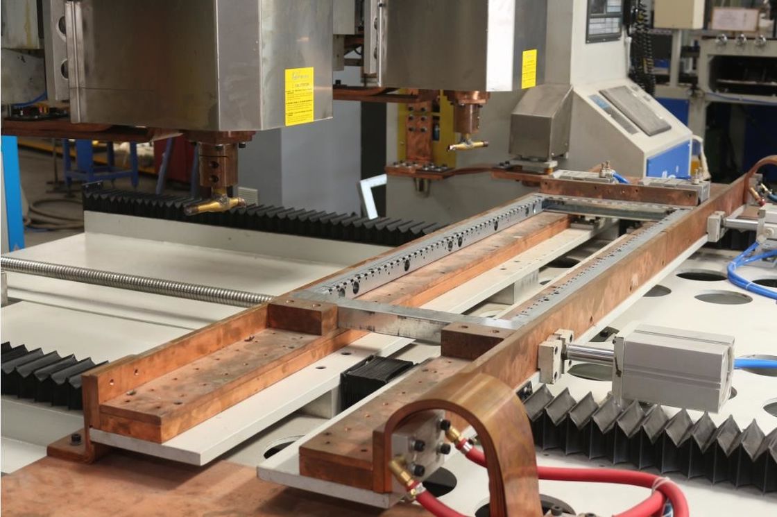 Hwashi Keamanan stainless sheet pintu plat Multi-point Otomatis mobile tipe spot mesin pengelasan